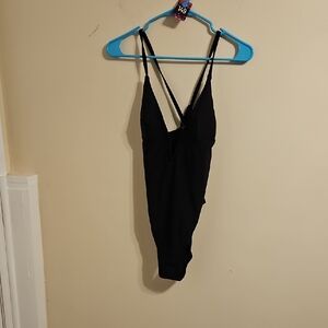 Cupshe Black V Neck Low Back Bathing Suit. NWT